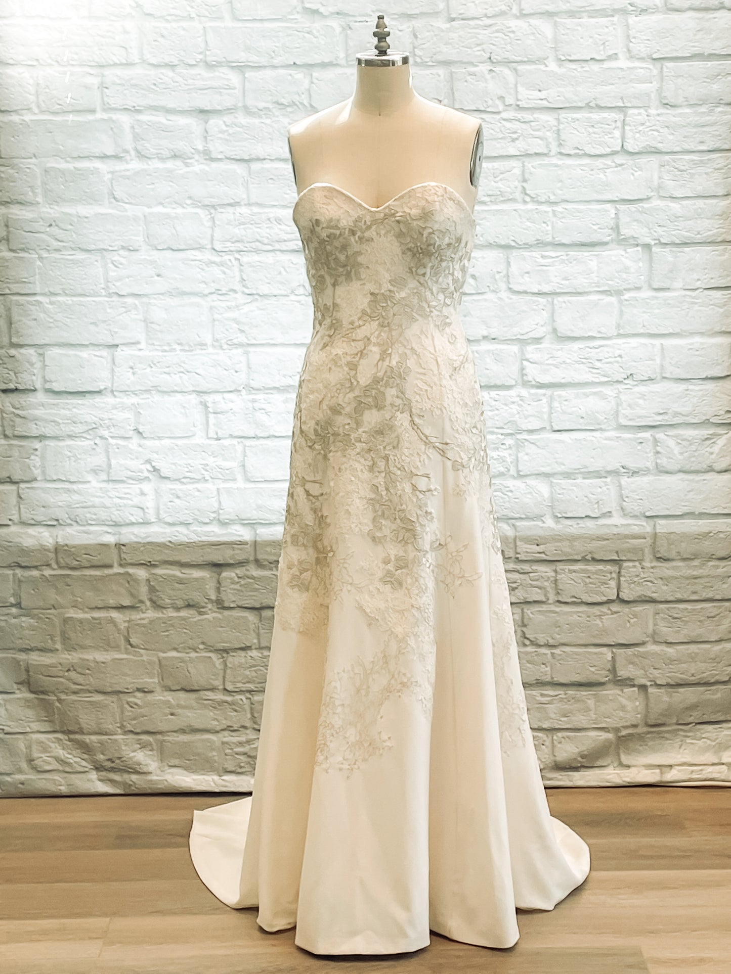 Full view of Giselle gown, strapless sweetheart neckline with fitted crepe silhouette.