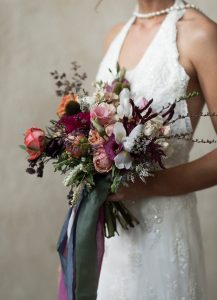 Floral Color Trends , 2018 summer color , green bridal bouquet , white bridal bouquet , blue bridal bouquet , lace wedding gowns , beach wedding gowns , sexy wedding gowns , backless wedding gowns sheath bridal gown , bridal gown styles , wedding gowns for sale , sheath wedding gown , Full Lace Wedding Dress , sheath wedding gowns , satin wedding gowns , Only One wedding gowns , Lace Wedding Gowns ,