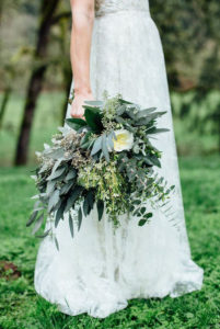 Floral Color Trends , 2018 summer color , green bridal bouquet , white bridal bouquet , blue bridal bouquet ,Unique Bridal Floral , Bridal Floral , Bridal Bouquet , 2019 Floral , Floral Trends
