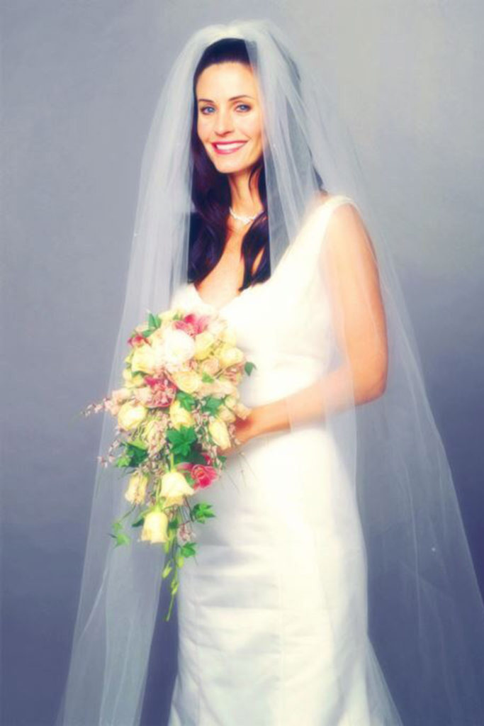 Friends' Costume Designer Looks Back on 10 Seasons of Weddings | Short bridesmaid  dresses, Bridesmaid, Green bridesmaid dresses