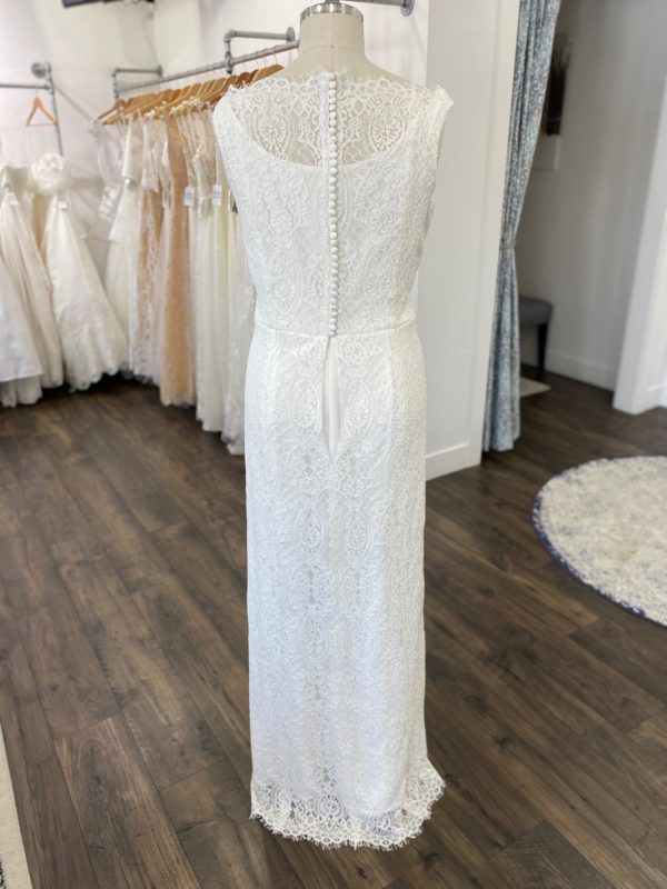 designer plus size gowns, wholesale all lace wedding gown, bridal lace gowns, elegant lace wedding gown, column wedding gown