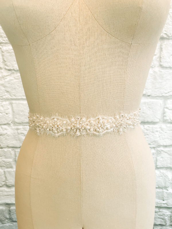 eyelashes lace belt, pearl lace wedding belt, pearl bridal accessory, lace scallop belt, elegant bridal belt, lace wedding dress belt