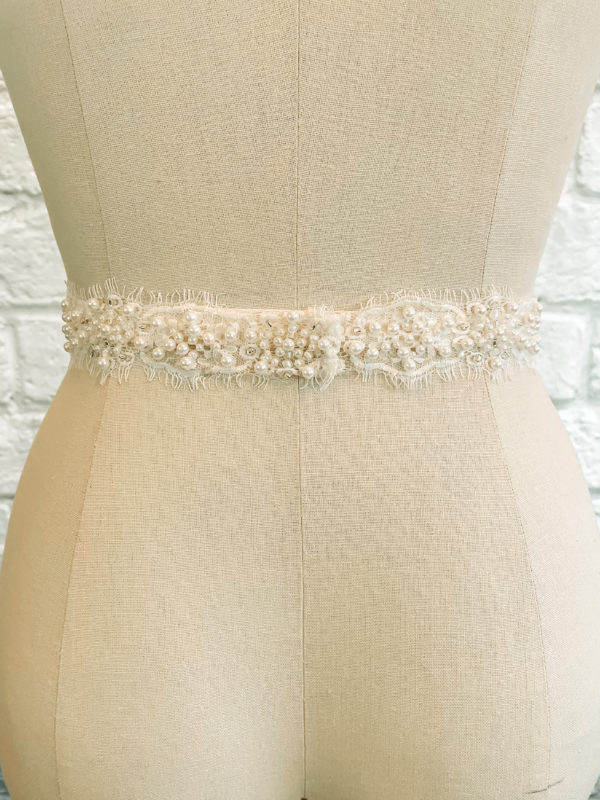 eyelashes lace belt, pearl lace wedding belt, pearl bridal accessory, lace scallop belt, elegant bridal belt, lace wedding dress belt