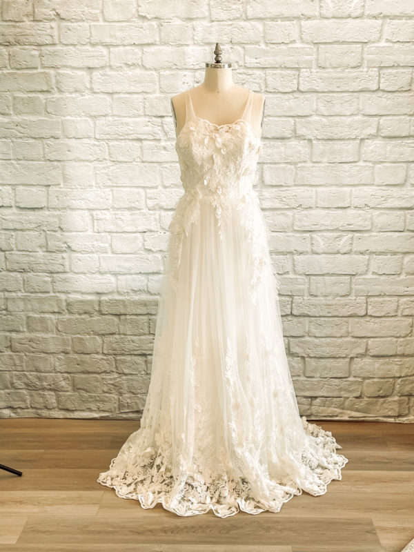 tulle back with buttons, lace skirt wedding dress, sweetheart neckline, buttons down back, beaded lace dress,